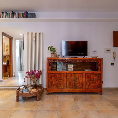 Piramide Cestia * Rome