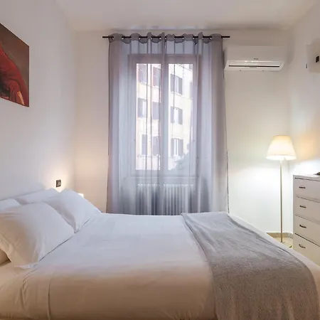 Piramide Cestia Comfort Lejlighed Rom