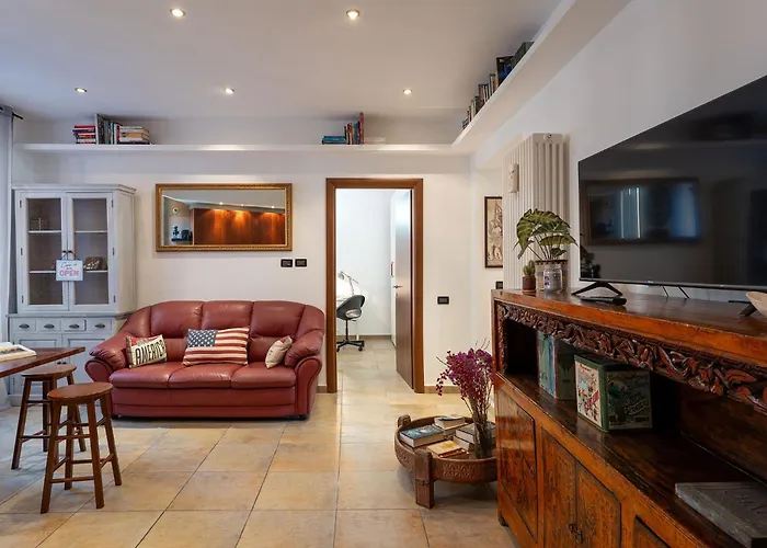 Piramide Cestia Rome