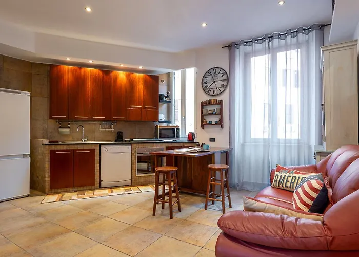 Piramide Cestia * Rome